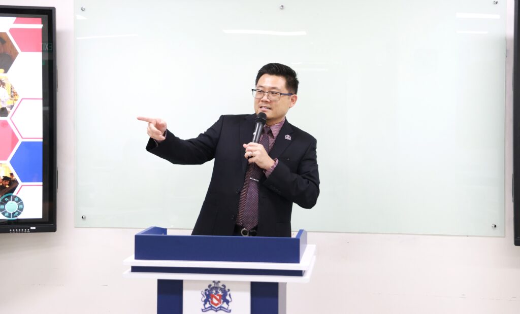NIM Assistant Vice President, Dr. Johnson Teo reminding and advicing students on the rules and regulations to follow during lectures.